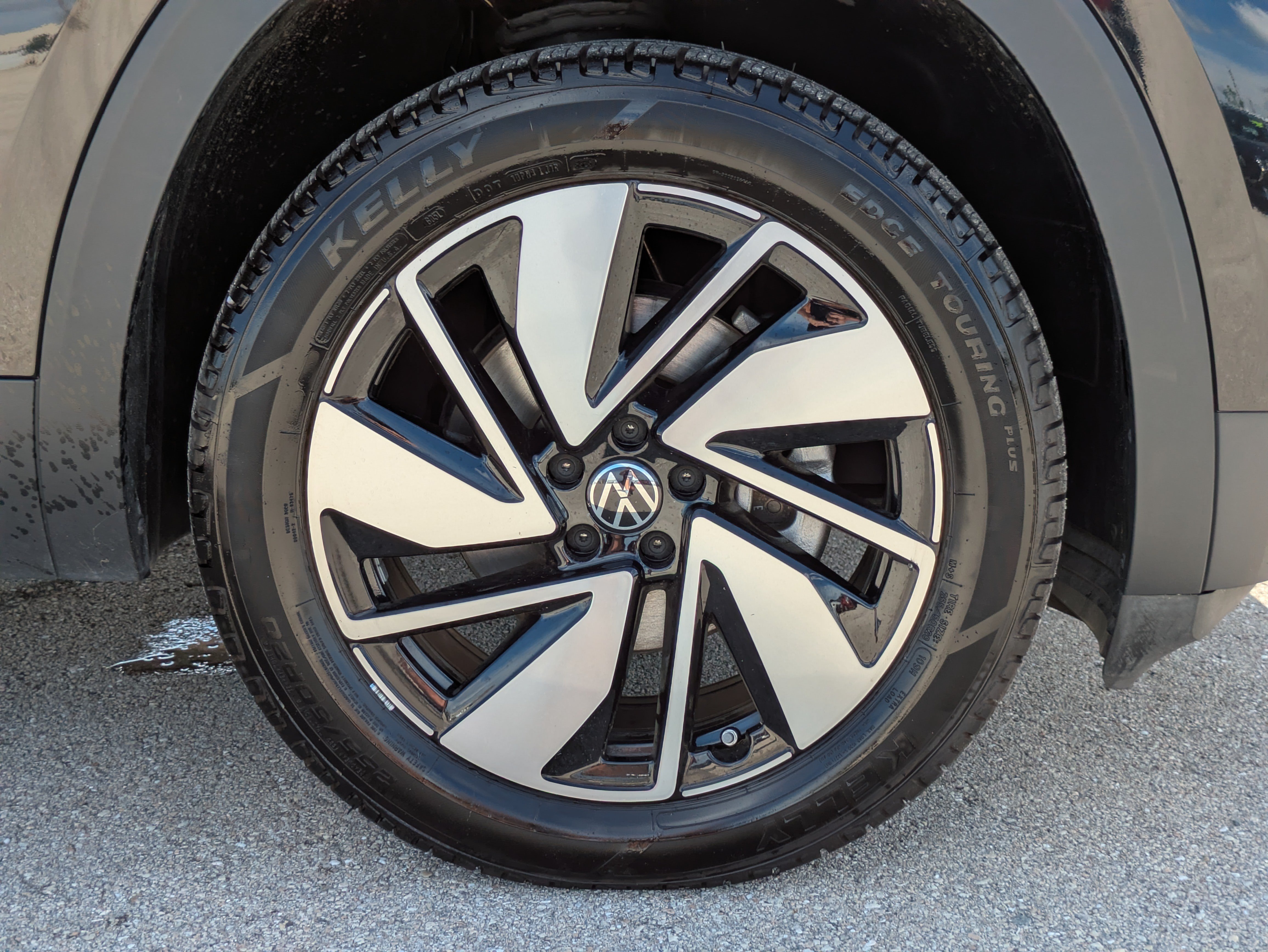 Used 2025 Volkswagen Atlas SE AWD/4WD image 11