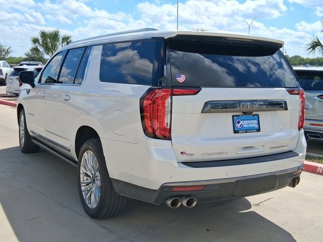 Used 2023 GMC Yukon XL Denali Ultimate image 3