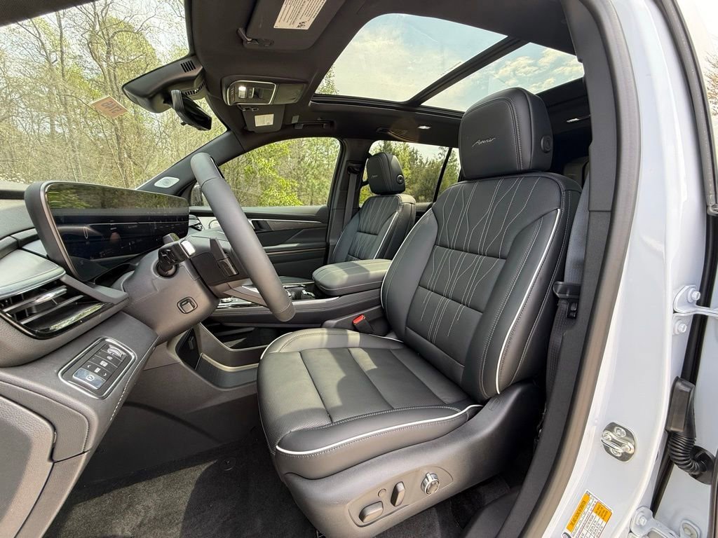 New 2026 Buick Enclave Avenir w/ Super Cruise Package FWD image 5