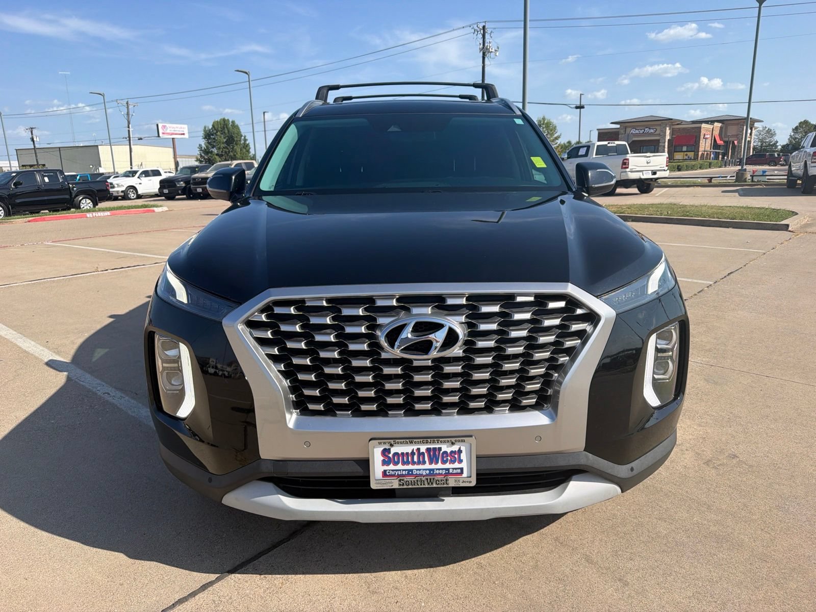Used 2022 Hyundai Palisade SEL w/ 8P Bench Seat Package AWD/4WD image 2