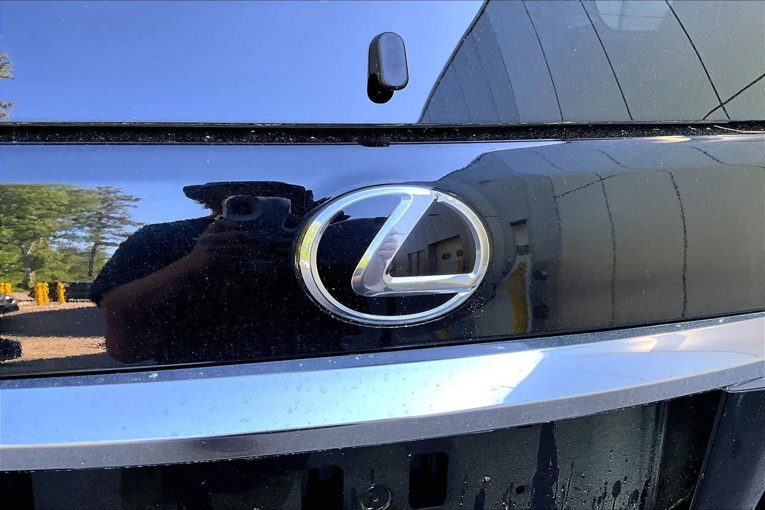 Used 2023 Lexus GX 460 Premium w/ Premium Package AWD/4WD image 10