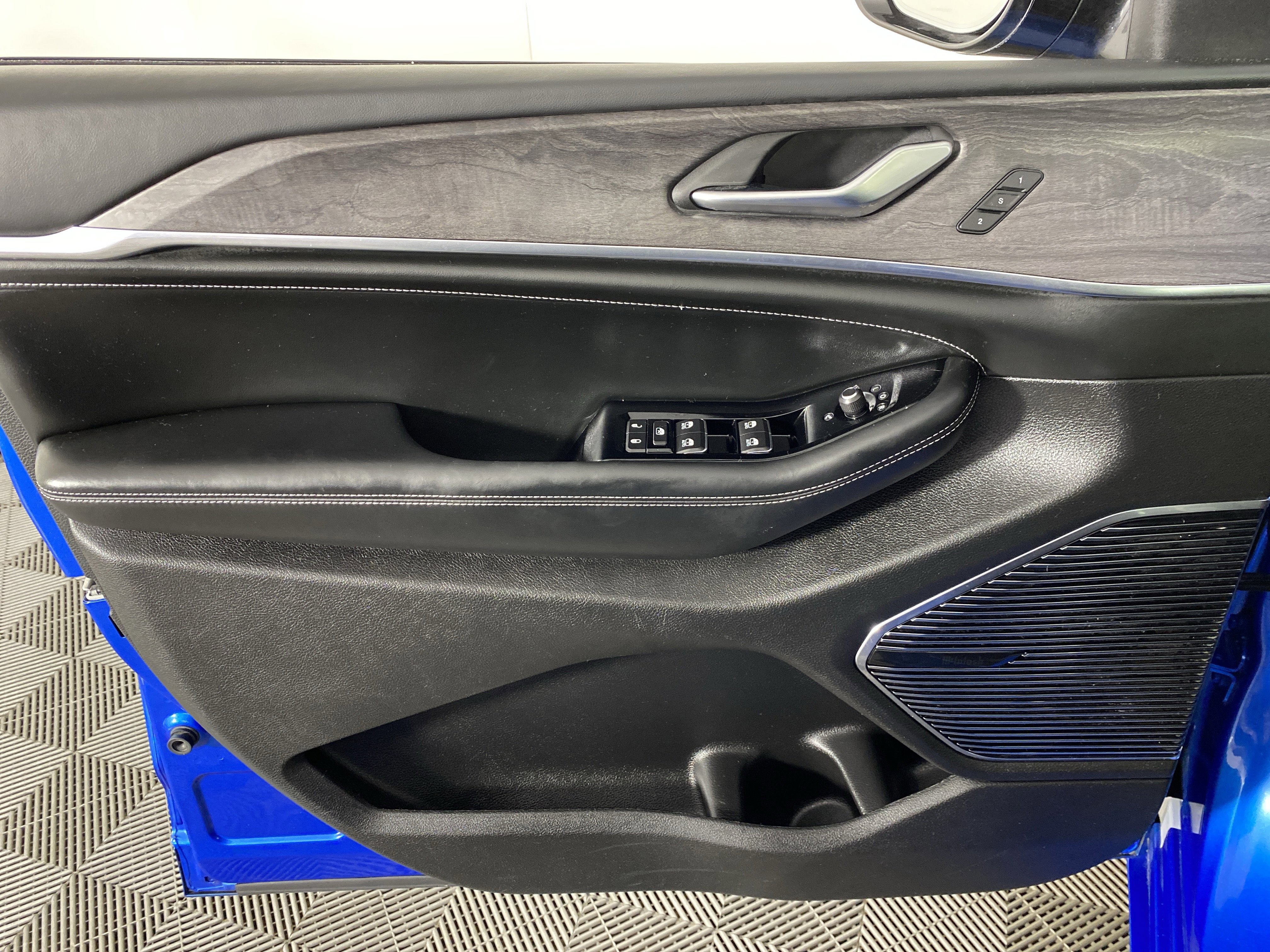 Used 2023 Jeep Grand Cherokee L Overland image 15