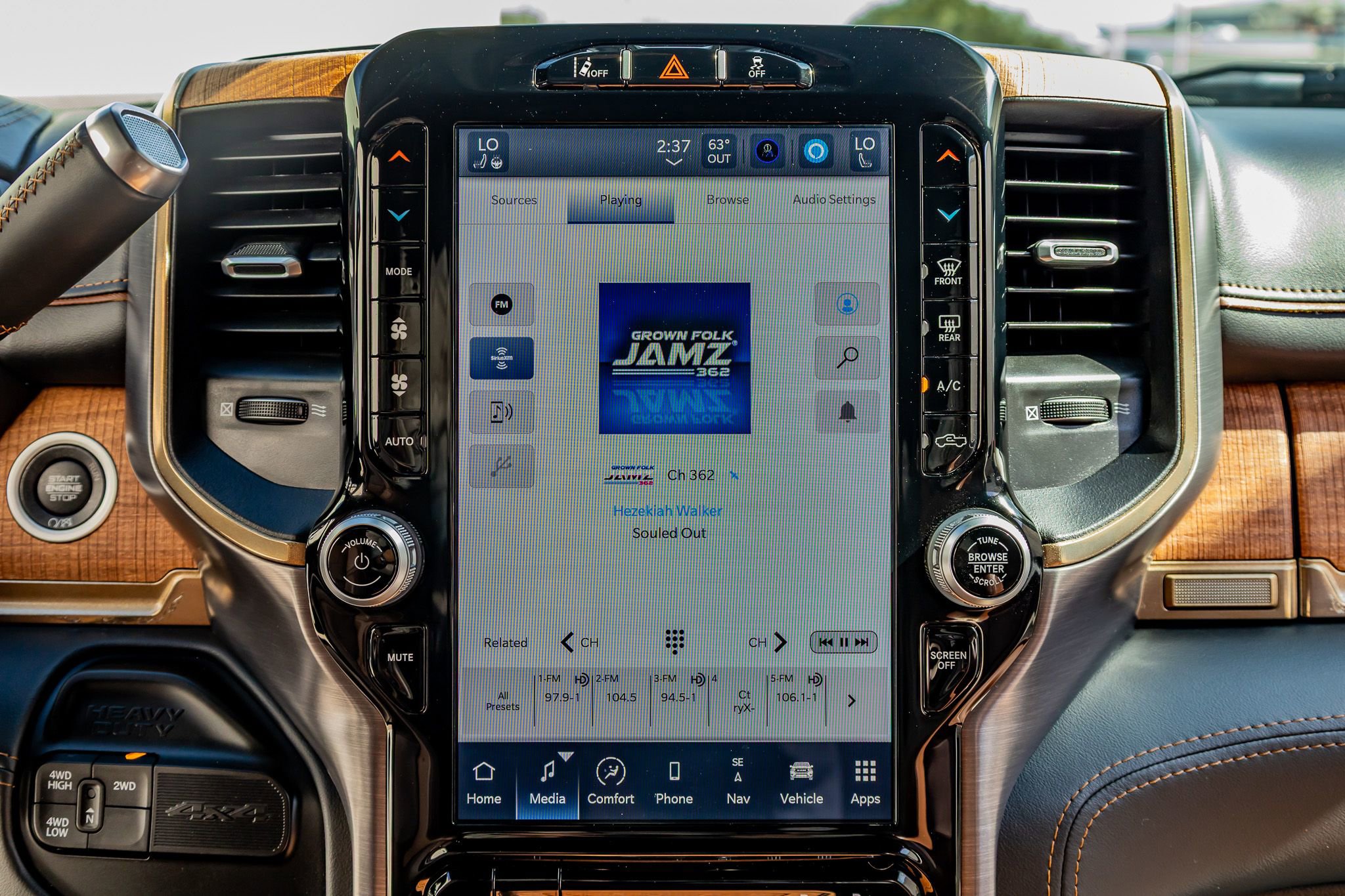 Used 2024 RAM 2500 Limited w/ Safety Group image 26