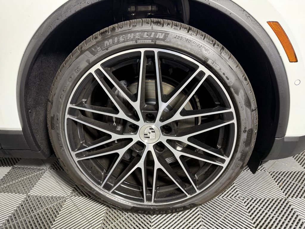 New 2025 Porsche Macan 4 Electric image 13