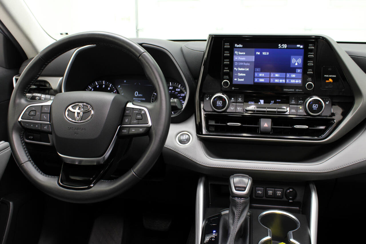 Used 2021 Toyota Highlander XLE image 57