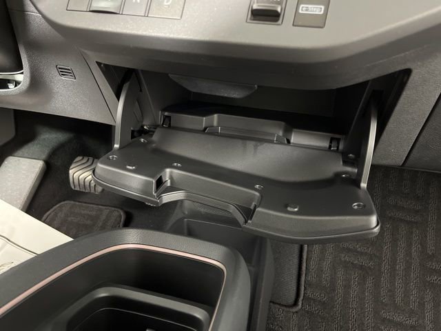 New 2026 Nissan Leaf Platinum+ w/ Cargo Package (Platinum+) image 27