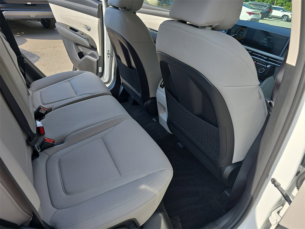 New 2025 Hyundai Tucson Limited image 11