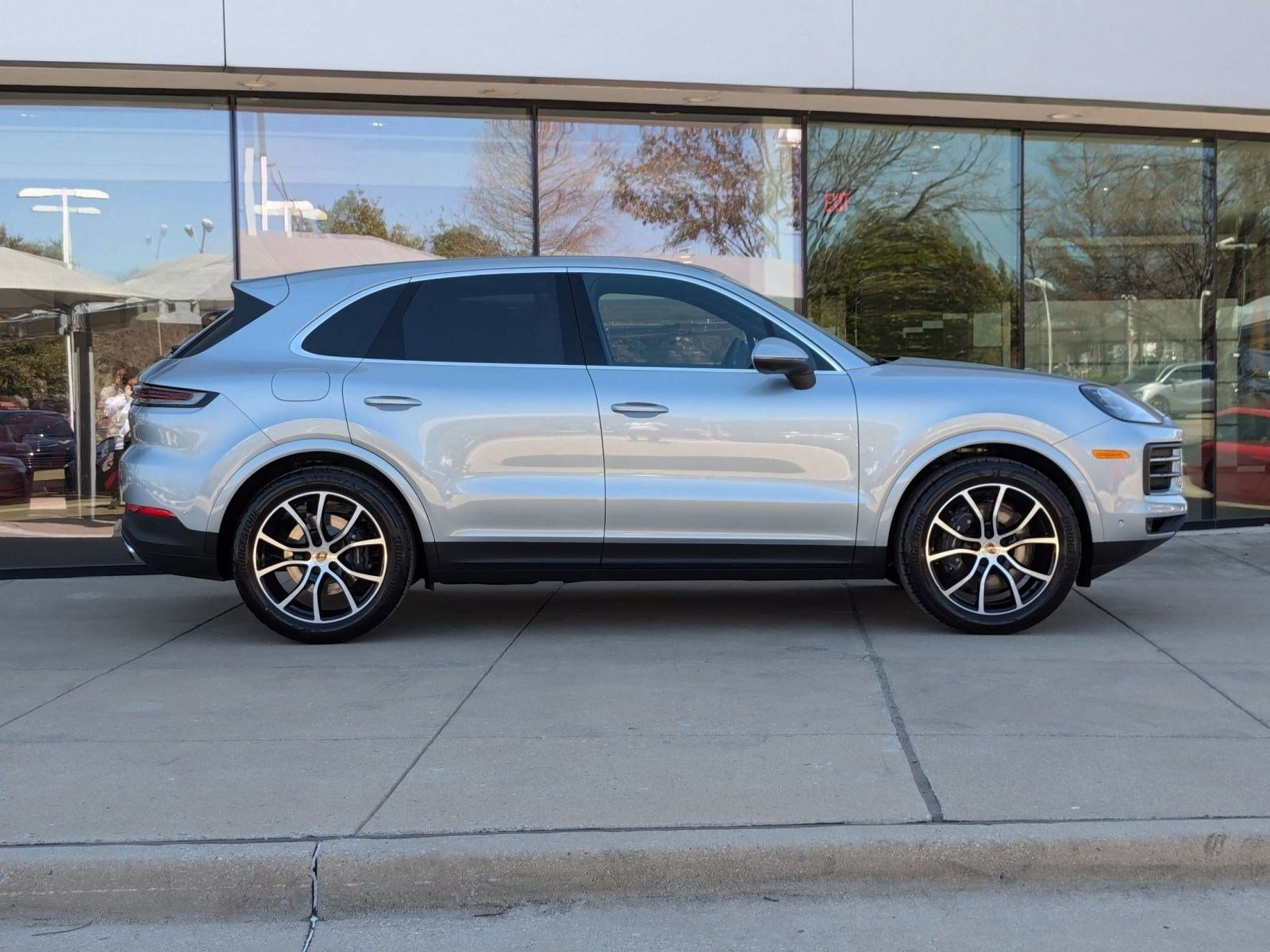 Certified 2025 Porsche Cayenne image 8