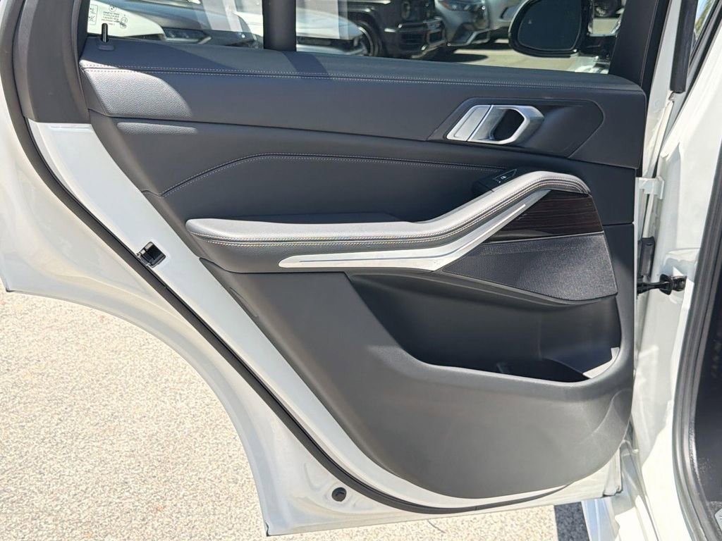 Used 2020 BMW X5 sDrive40i w/ M Sport Package RWD image 24