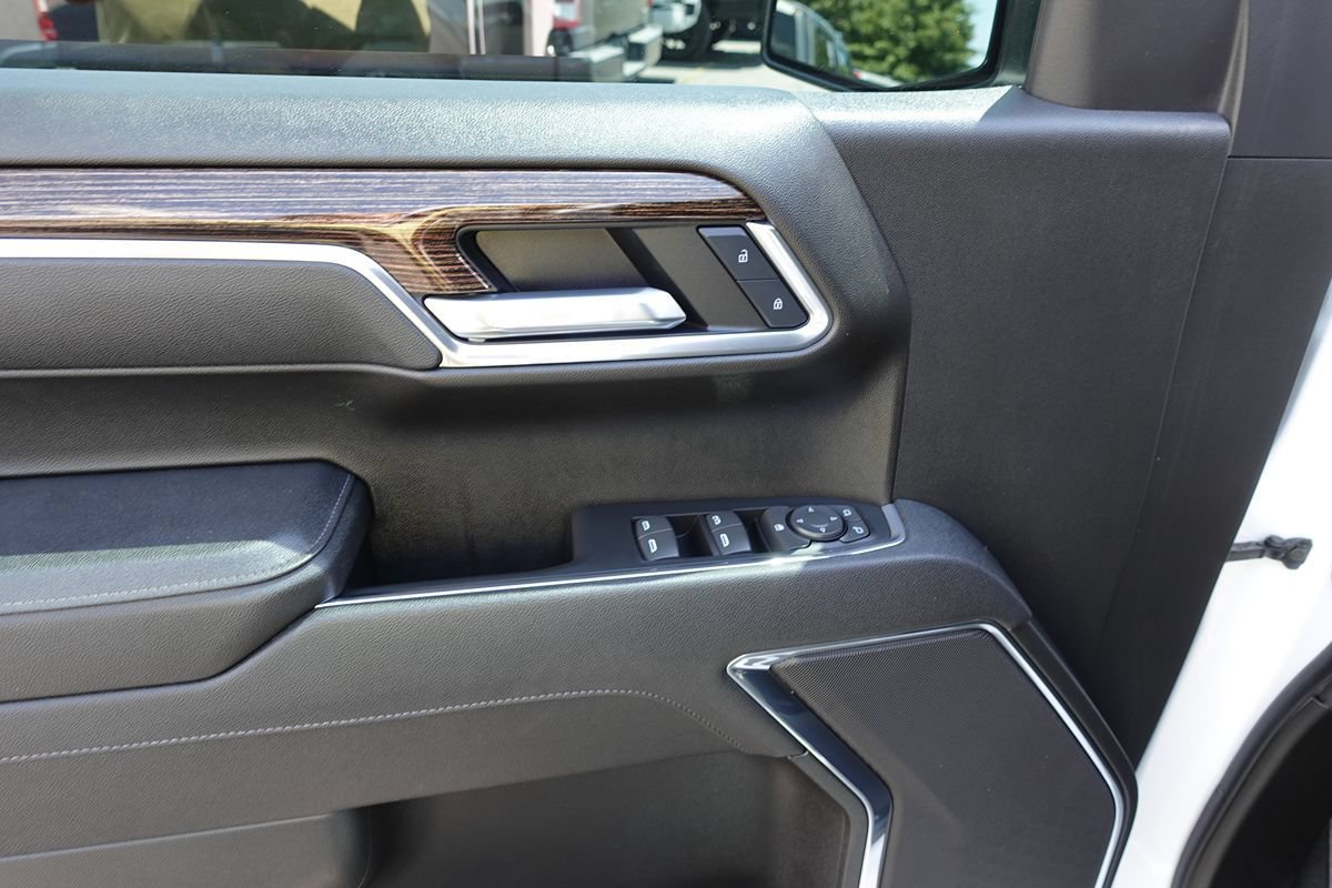 Used 2025 GMC Sierra 1500 Elevation AWD/4WD image 17