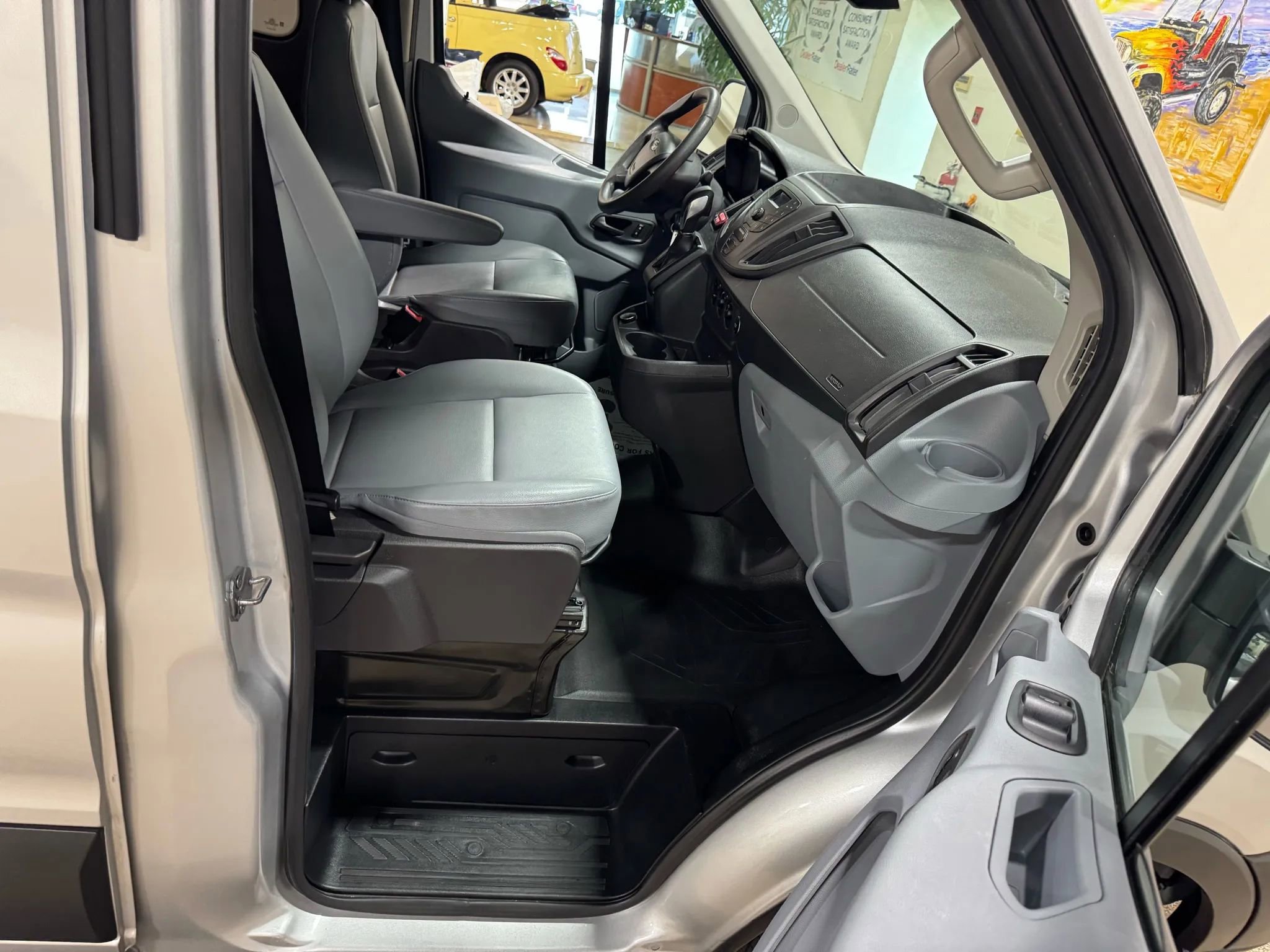 Used 2019 Ford Transit 250 148 Medium Roof image 28