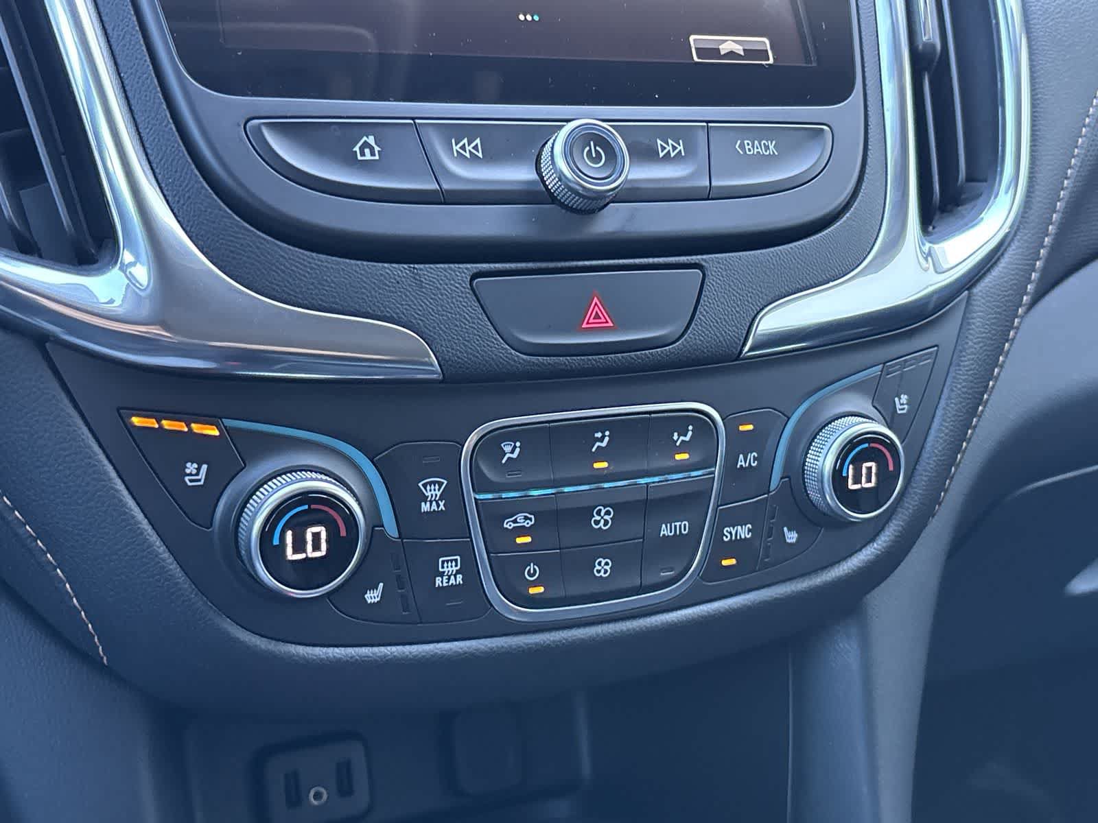 Used 2018 Chevrolet Equinox Premier FWD image 22