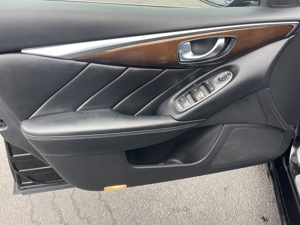 Used 2019 INFINITI Q50 Luxe w/ Essential Package (3.0T Luxe) image 9