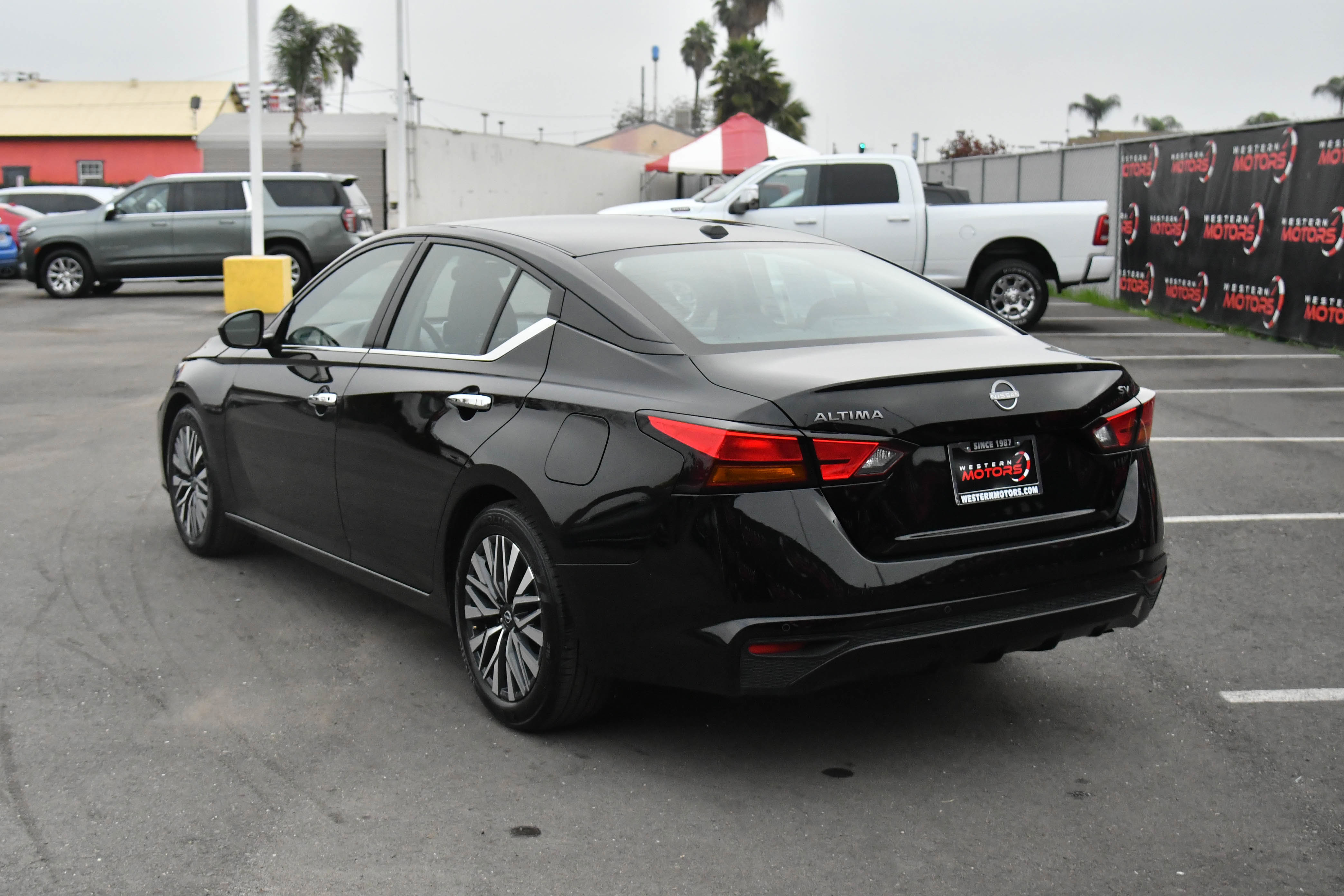 Used 2024 Nissan Altima 2.5 SV image 6