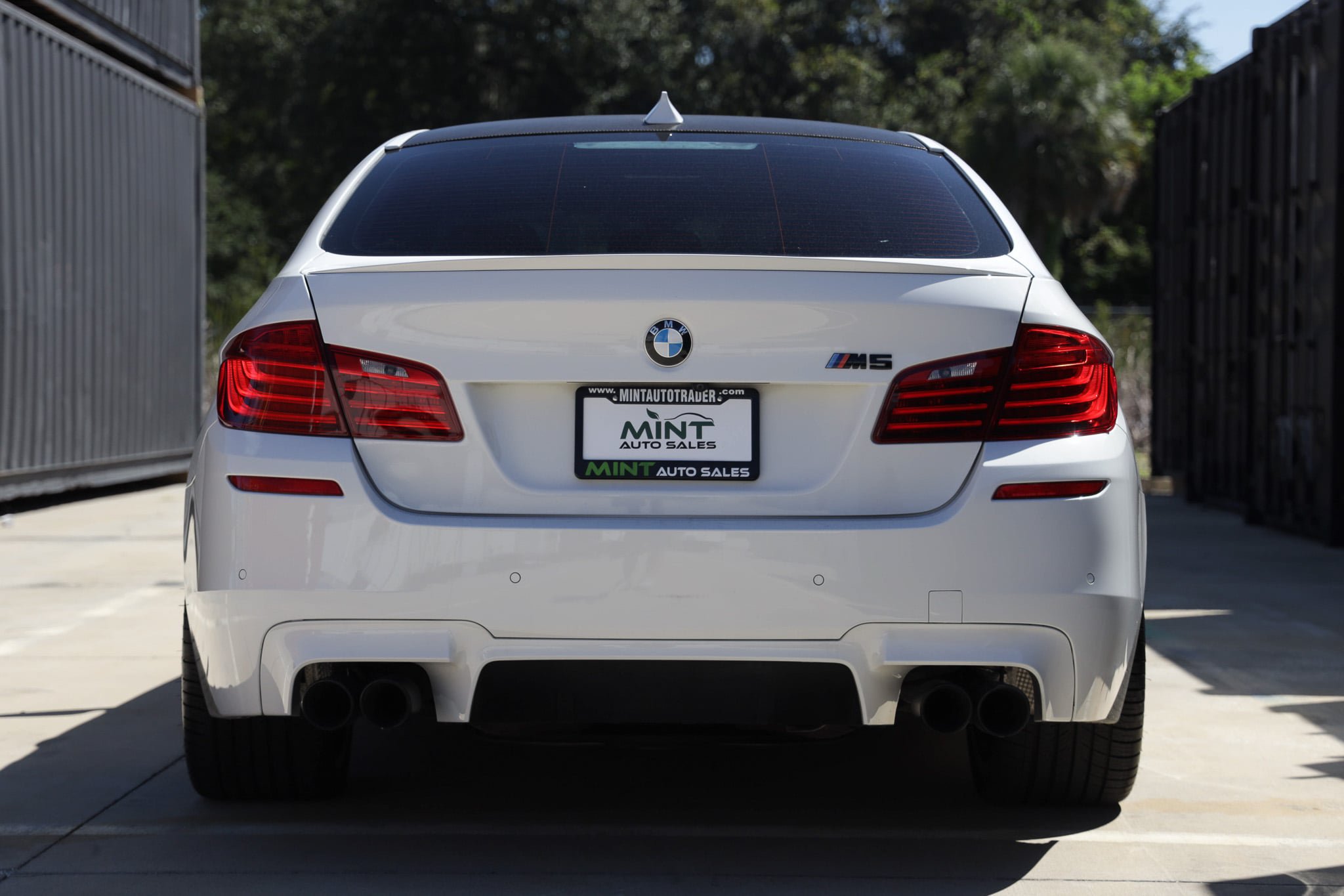 Used 2016 BMW M5 RWD image 10