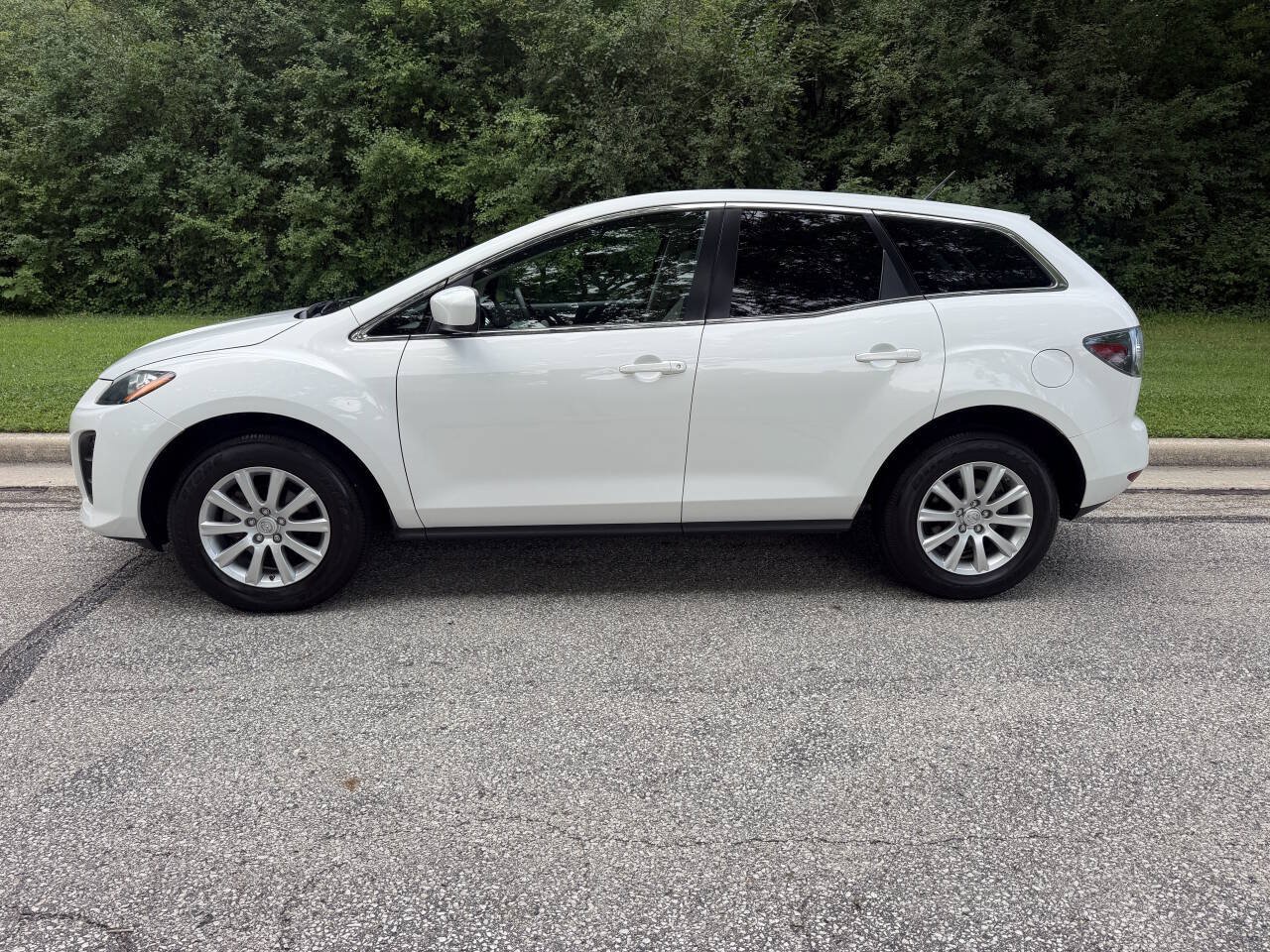 Used 2010 MAZDA CX-7 i Sport w/ Convenience Pkg FWD image 2