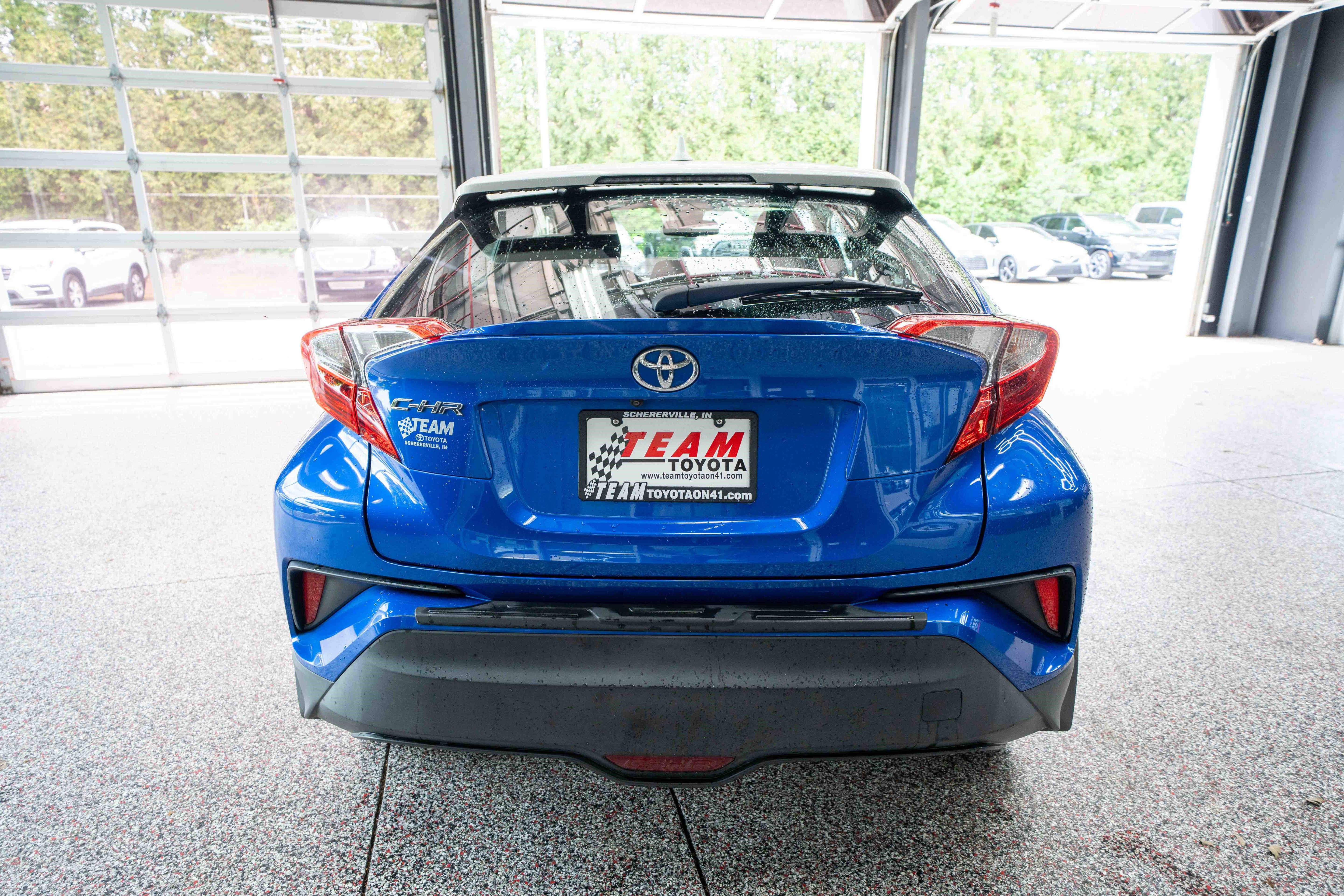 Used 2018 Toyota C-HR XLE FWD image 3