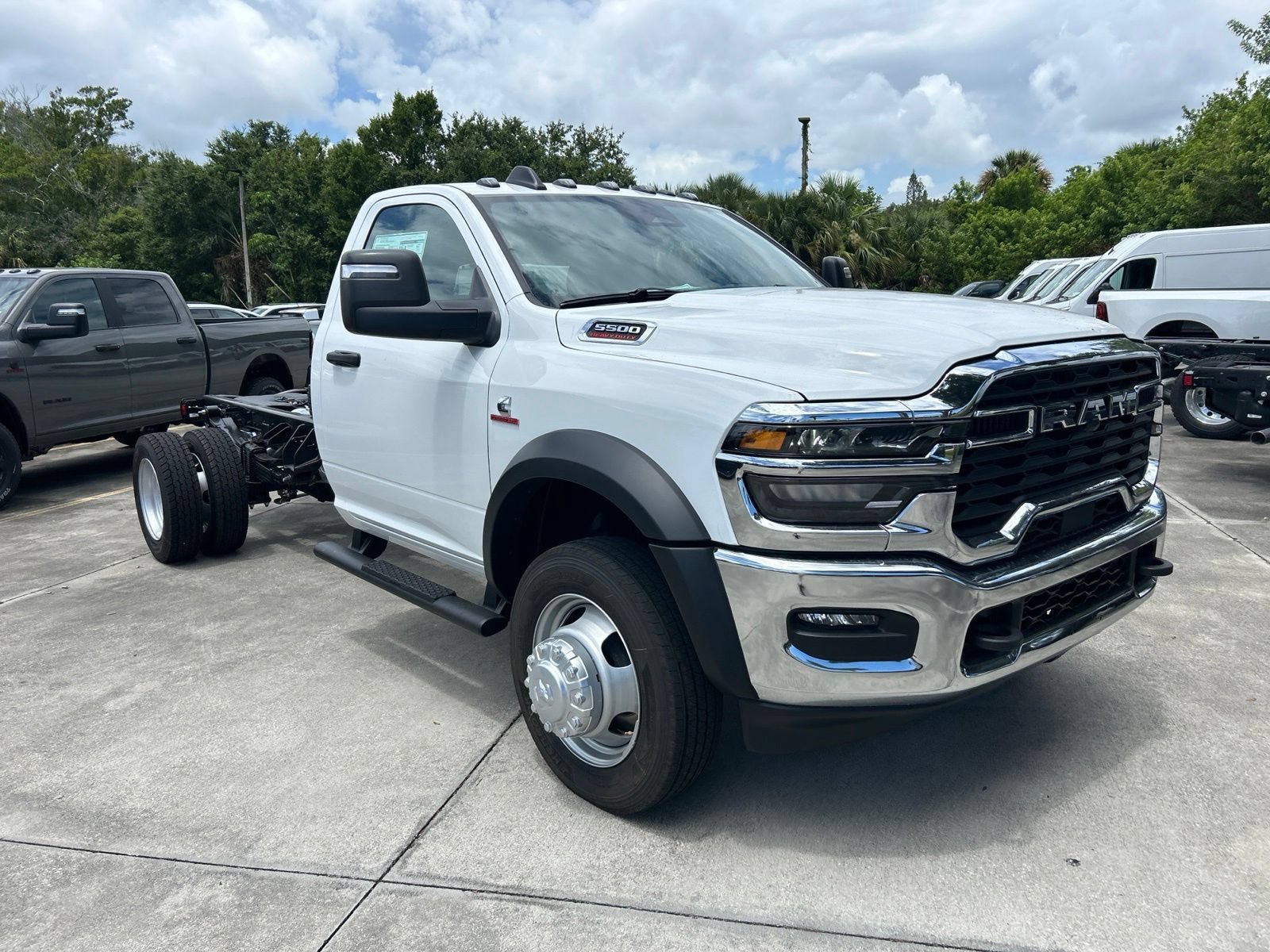 New 2026 RAM 5500 Tradesman AWD/4WD image 22