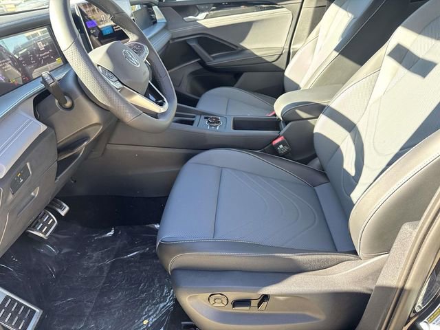 New 2026 Volkswagen Tiguan SE R-Line AWD/4WD image 11