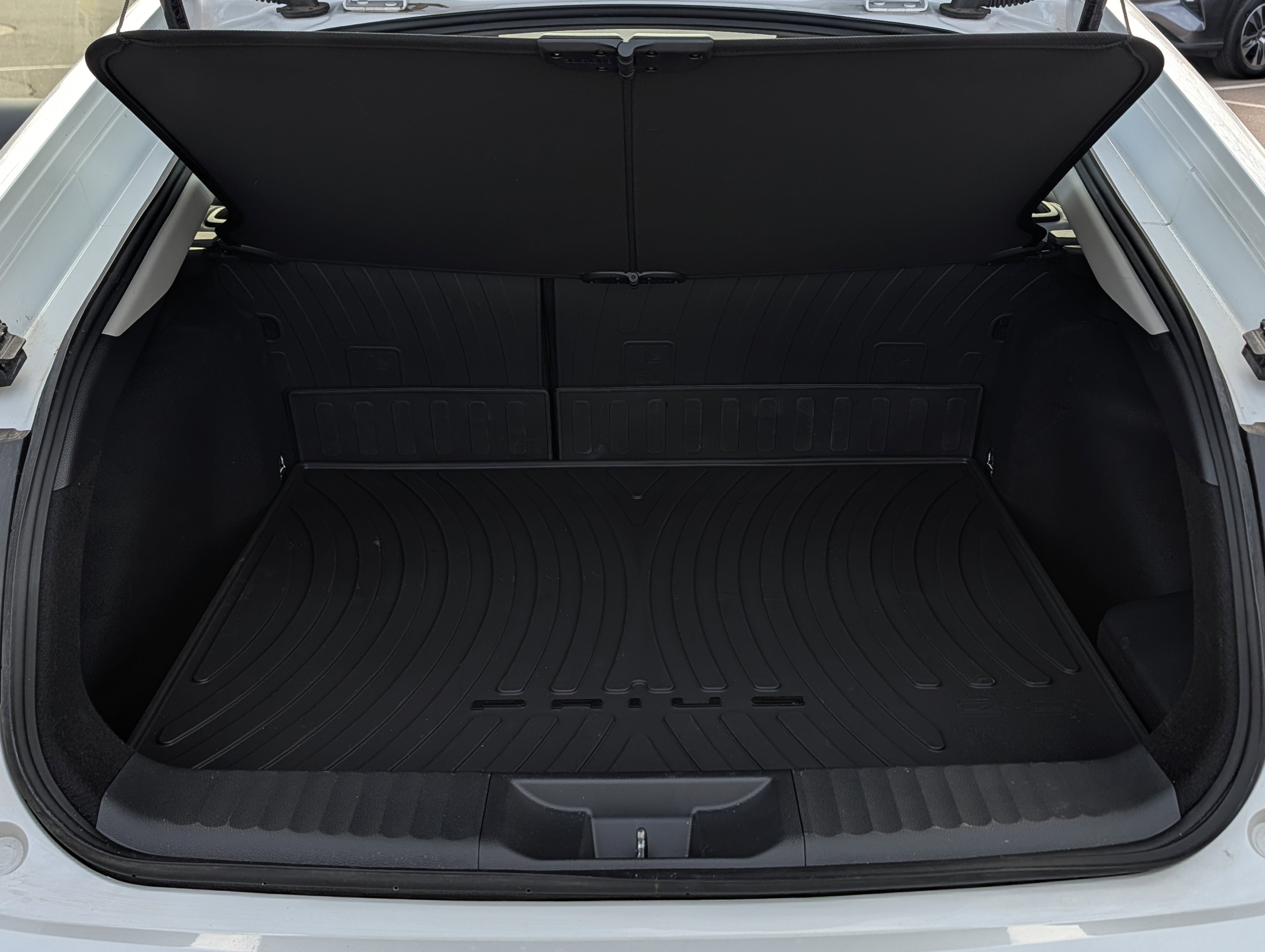 Used 2024 Toyota Prius XLE image 18