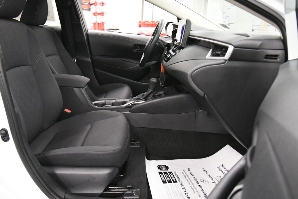 Certified 2025 Toyota Corolla LE image 24