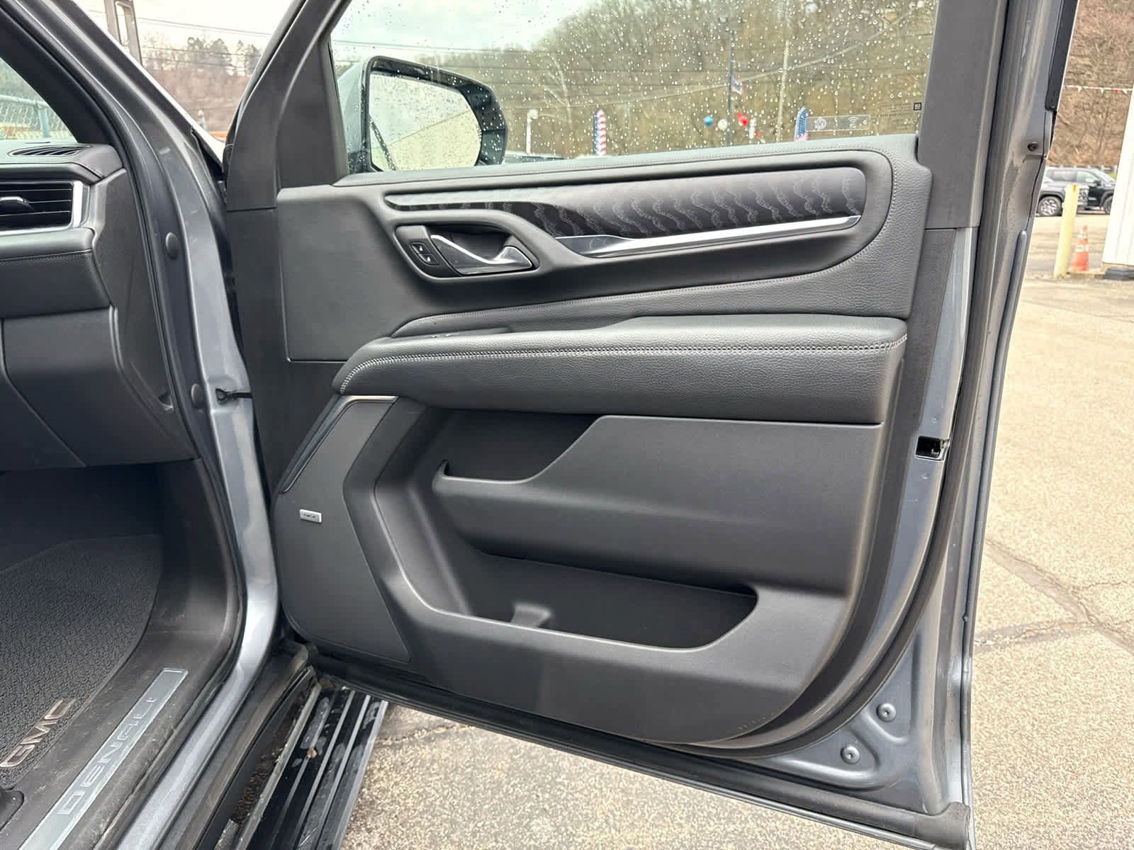 Used 2021 GMC Yukon XL Denali w/ LPO, Illumination Package image 40