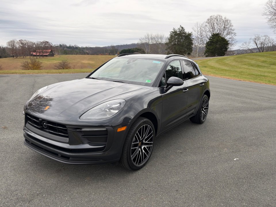Certified 2026 Porsche Macan Turbo AWD/4WD image 1