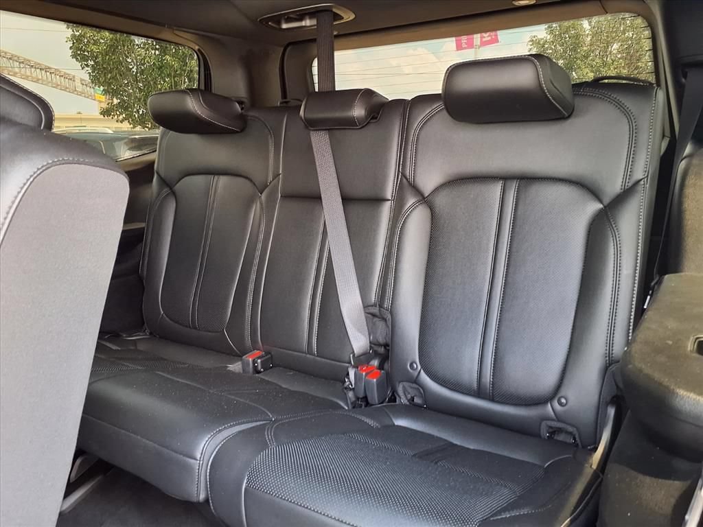 Used 2024 Jeep Wagoneer 4WD w/ Premium Group I image 14
