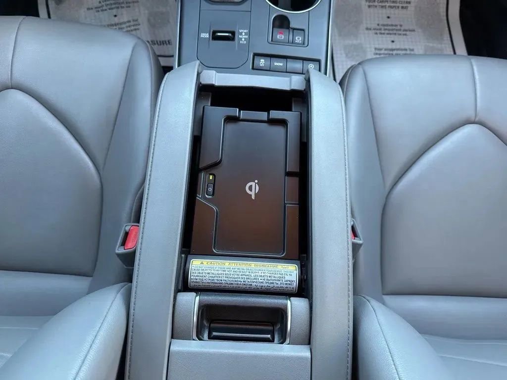 Used 2022 Toyota Highlander XLE FWD image 34