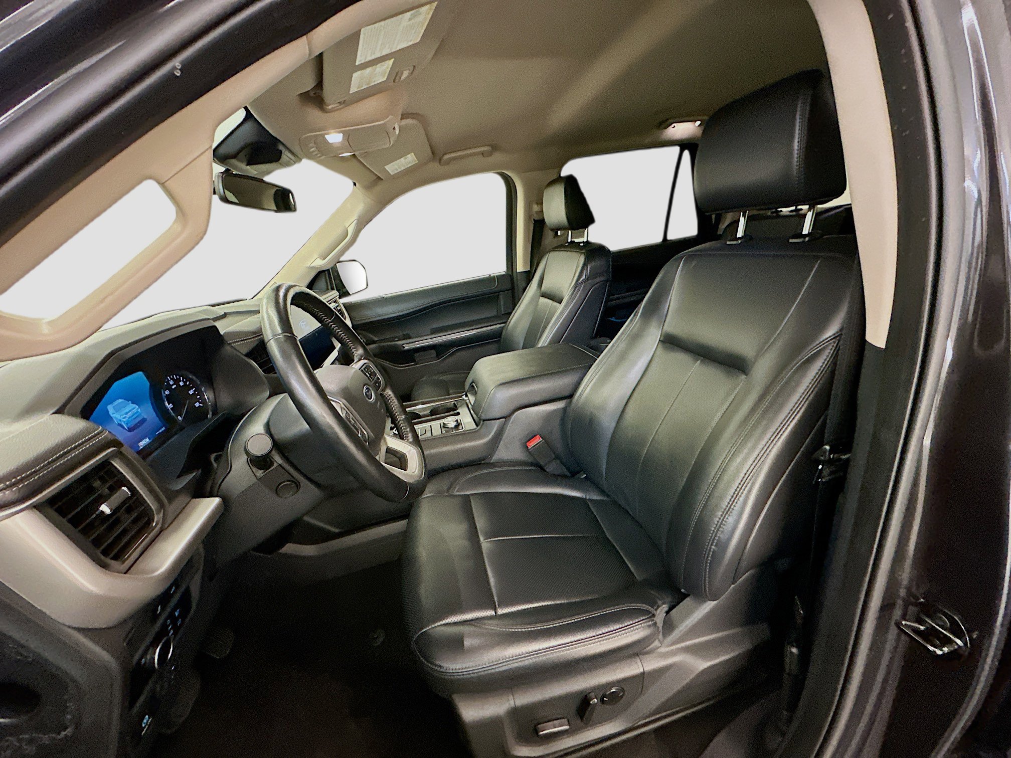 Used 2024 Ford Expedition XLT image 13