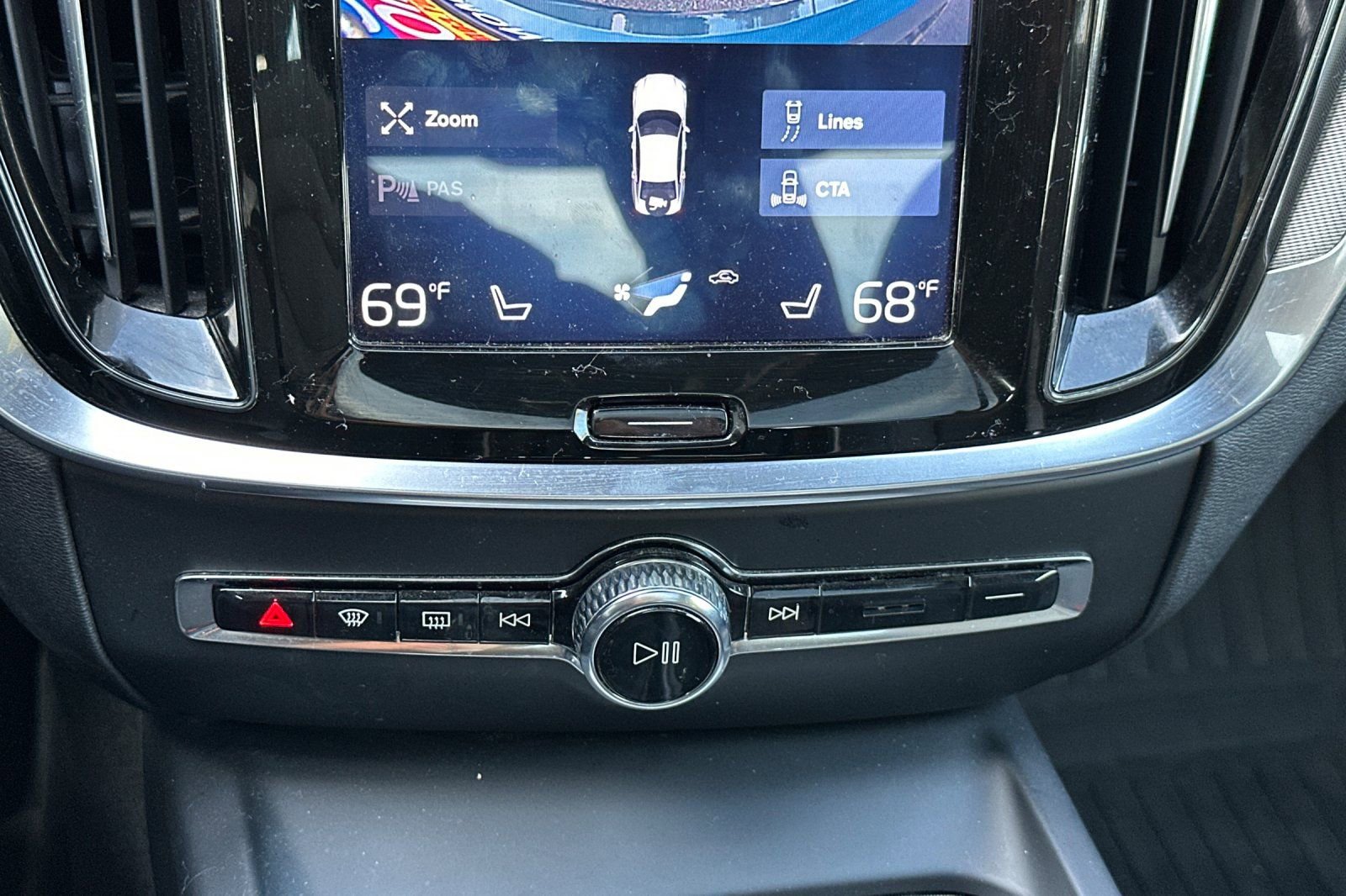 Used 2019 Volvo S60 T5 R-Design image 19