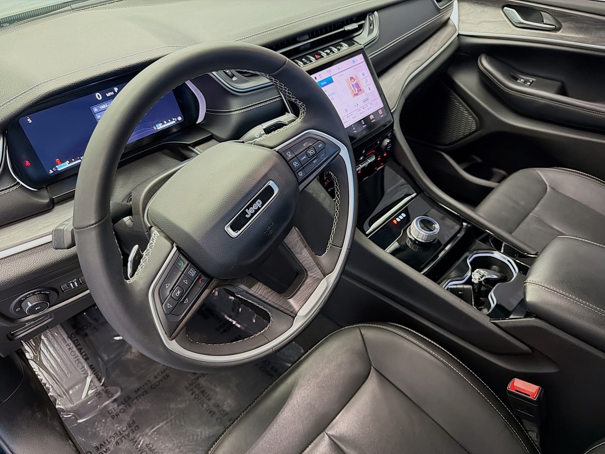 Used 2023 Jeep Grand Cherokee Limited RWD image 7