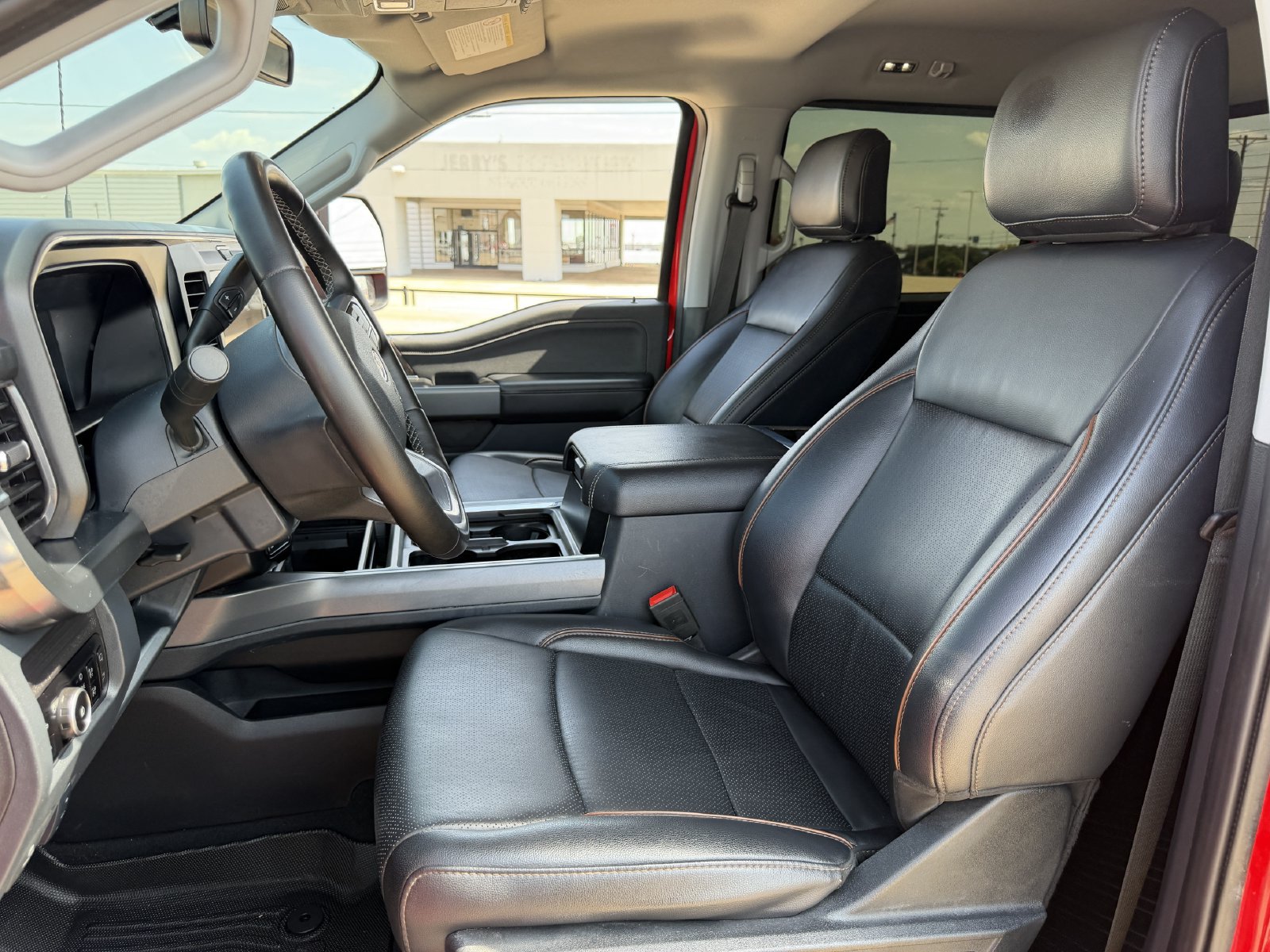 Used 2025 Ford F250 Lariat w/ Black Appearance Package AWD/4WD image 27