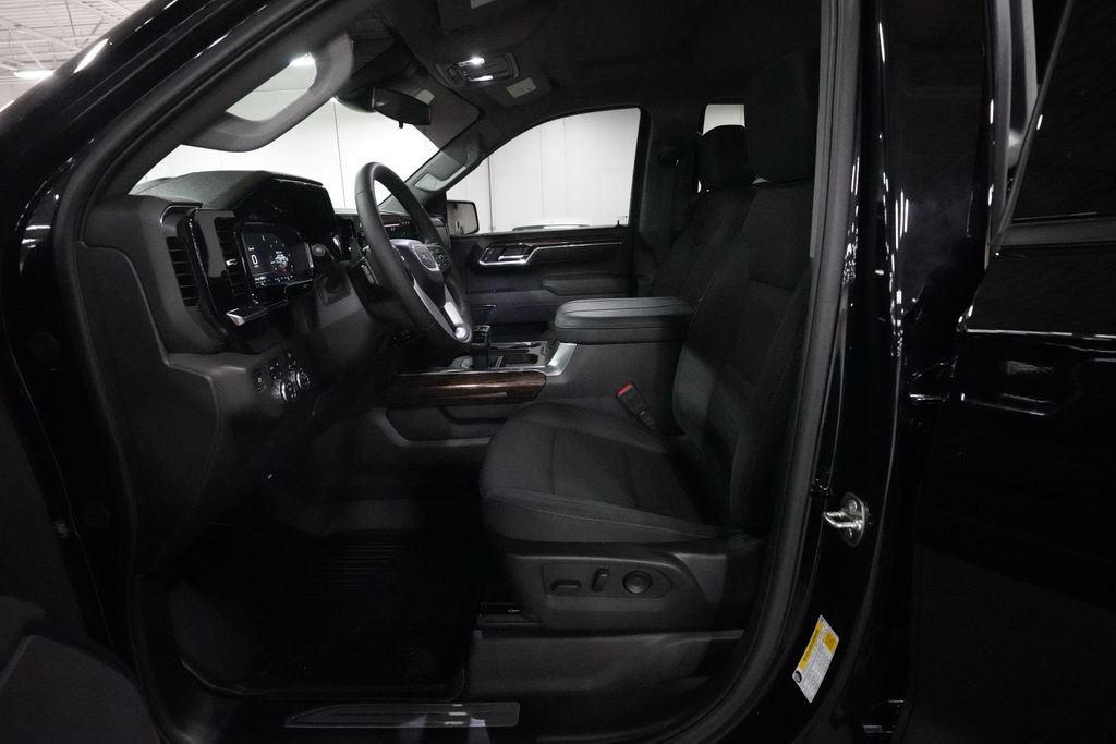 Certified 2025 GMC Sierra 1500 Elevation w/ X31 Off-Road Package AWD/4WD image 6
