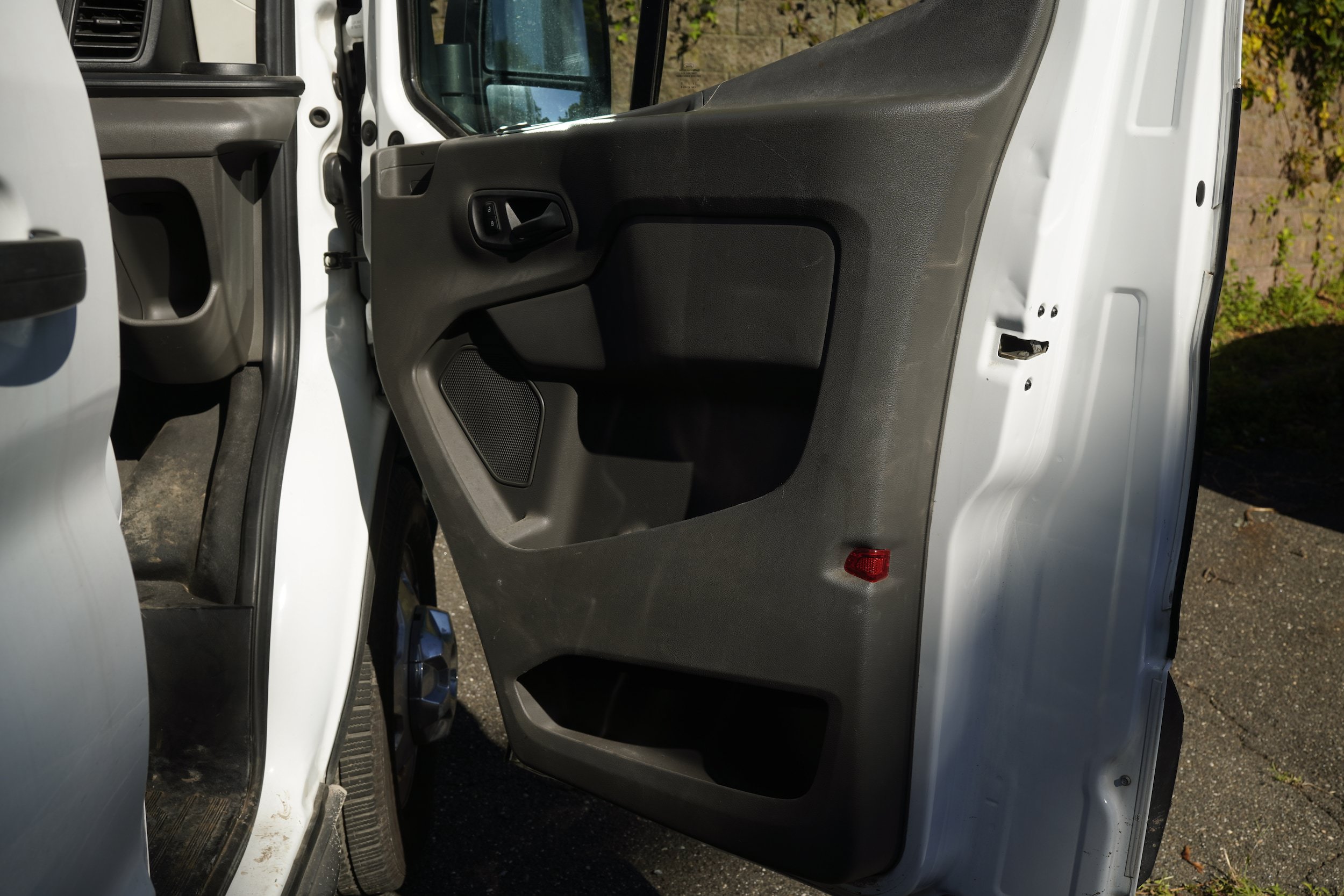 Used 2020 Ford Transit 350 Medium Roof AWD w/ Load Area Protection Package image 27