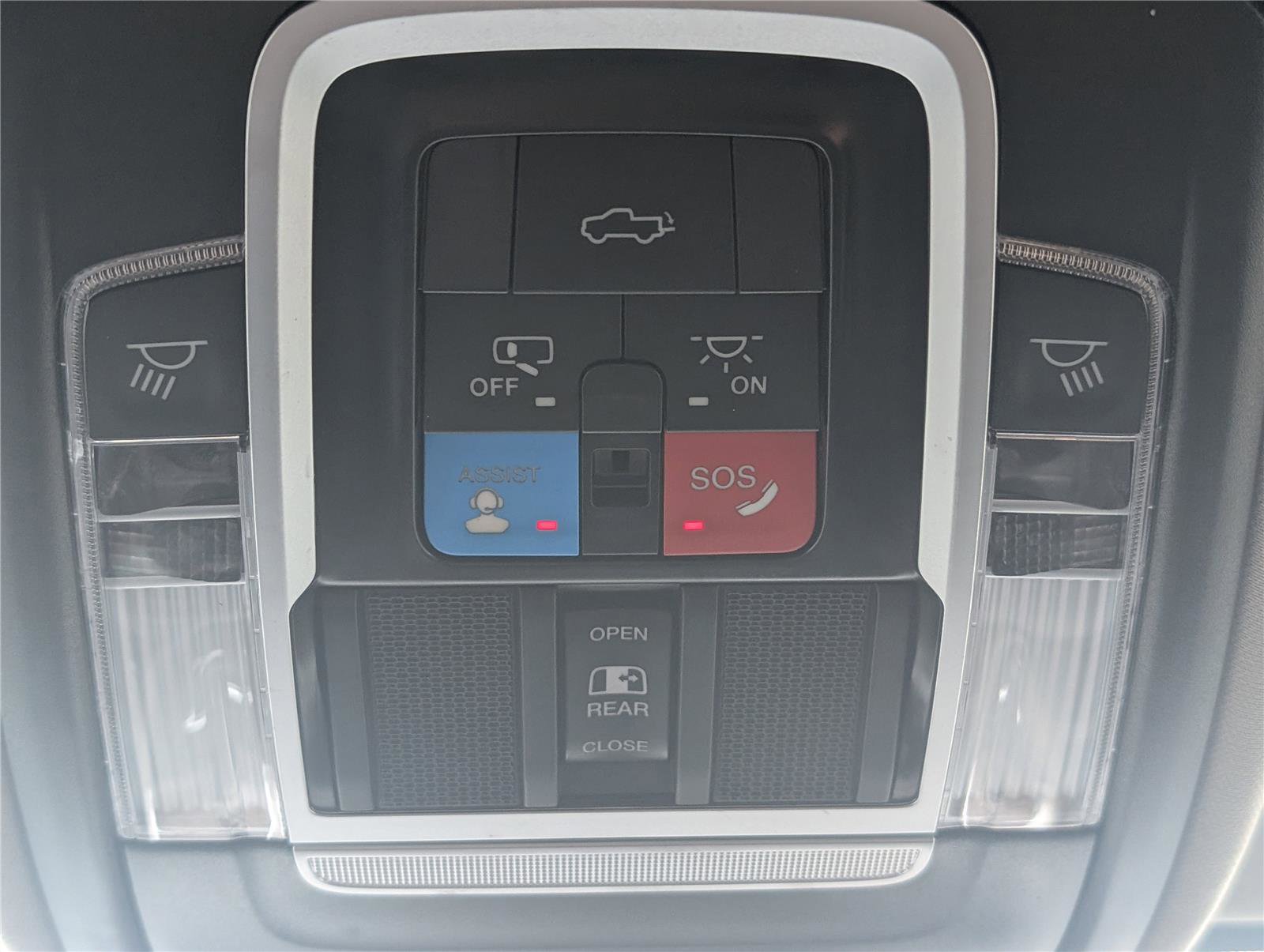 Used 2024 RAM 2500 Laramie AWD/4WD image 35