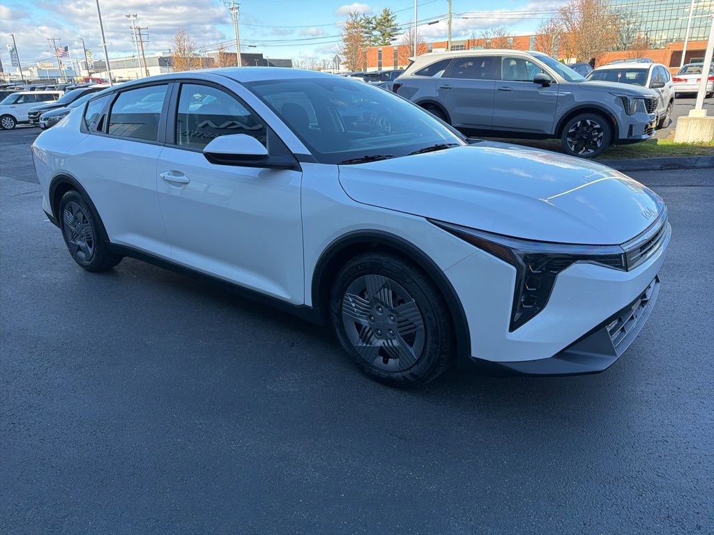 New 2025 Kia K4 LX image 4