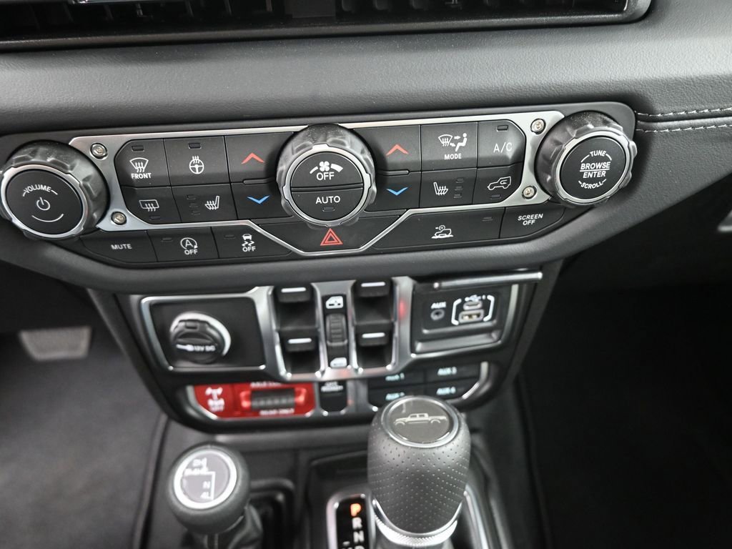 New 2026 Jeep Gladiator Mojave image 4