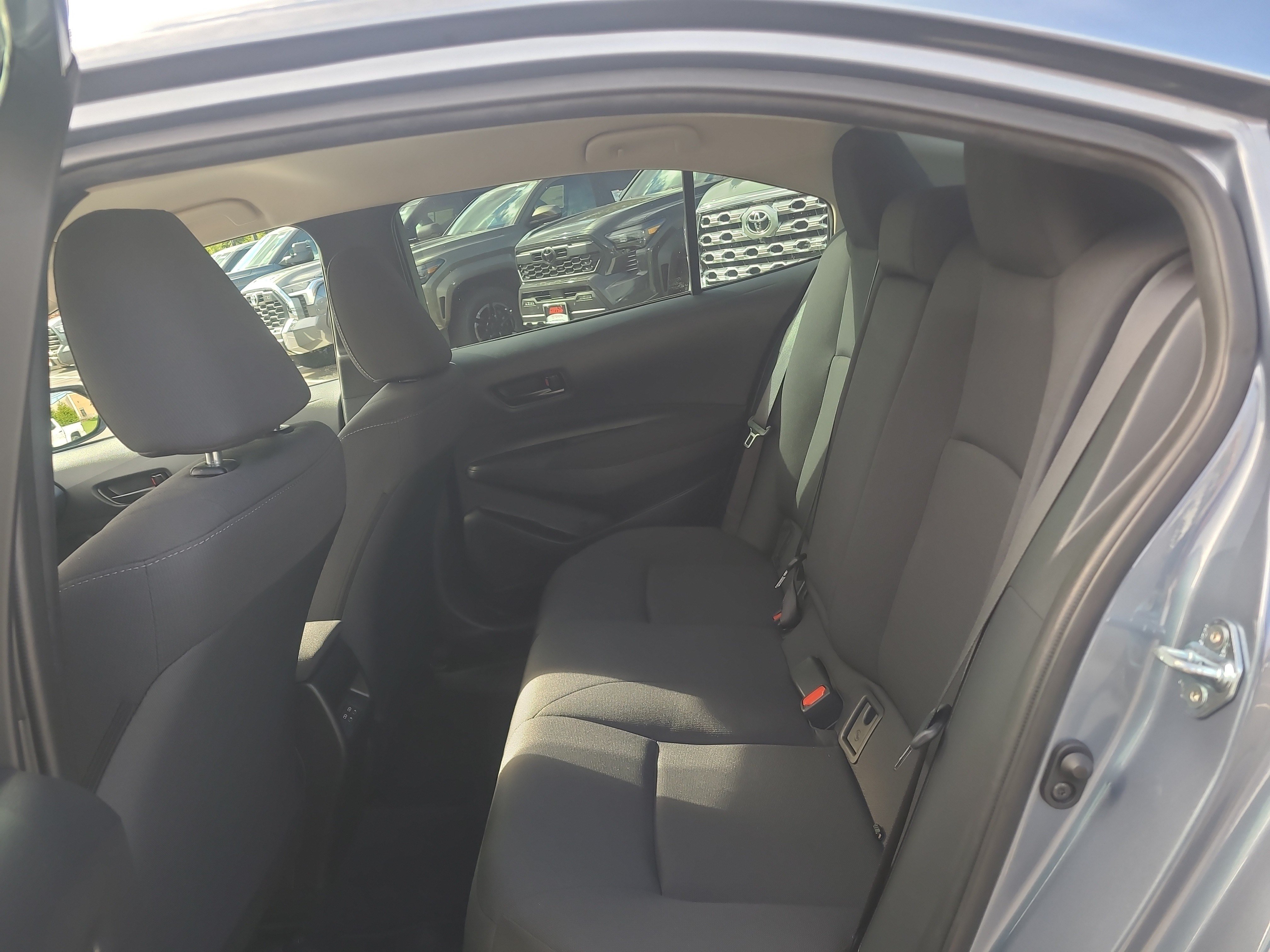 Certified 2025 Toyota Corolla LE FWD image 27