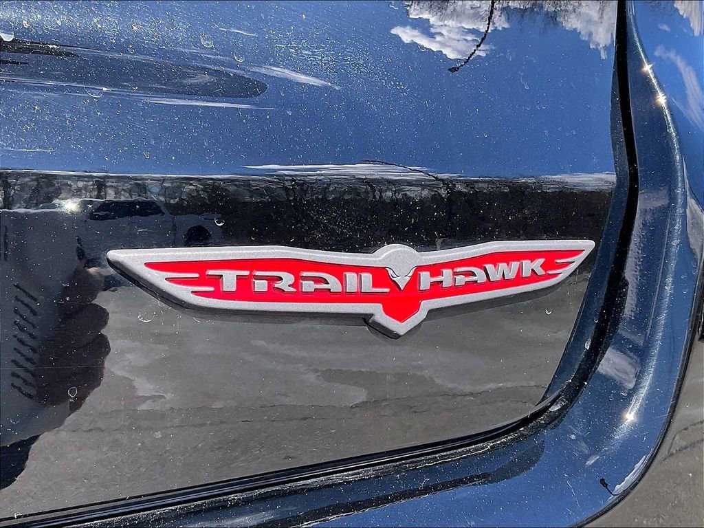 Used 2025 Jeep Compass Trailhawk image 26