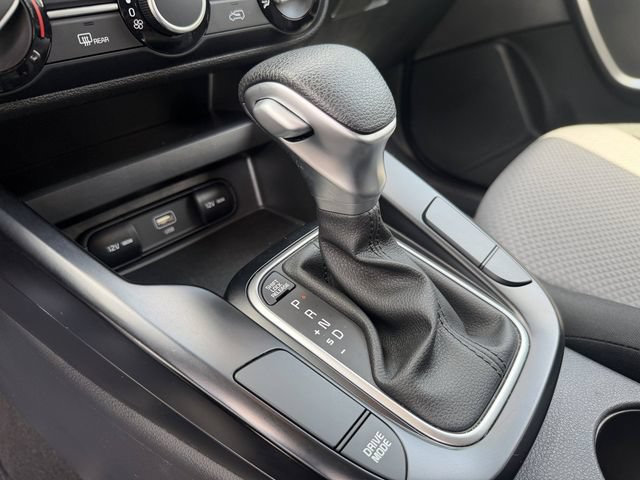 Certified 2025 Kia Soul LX w/ LX Technology Package FWD image 25