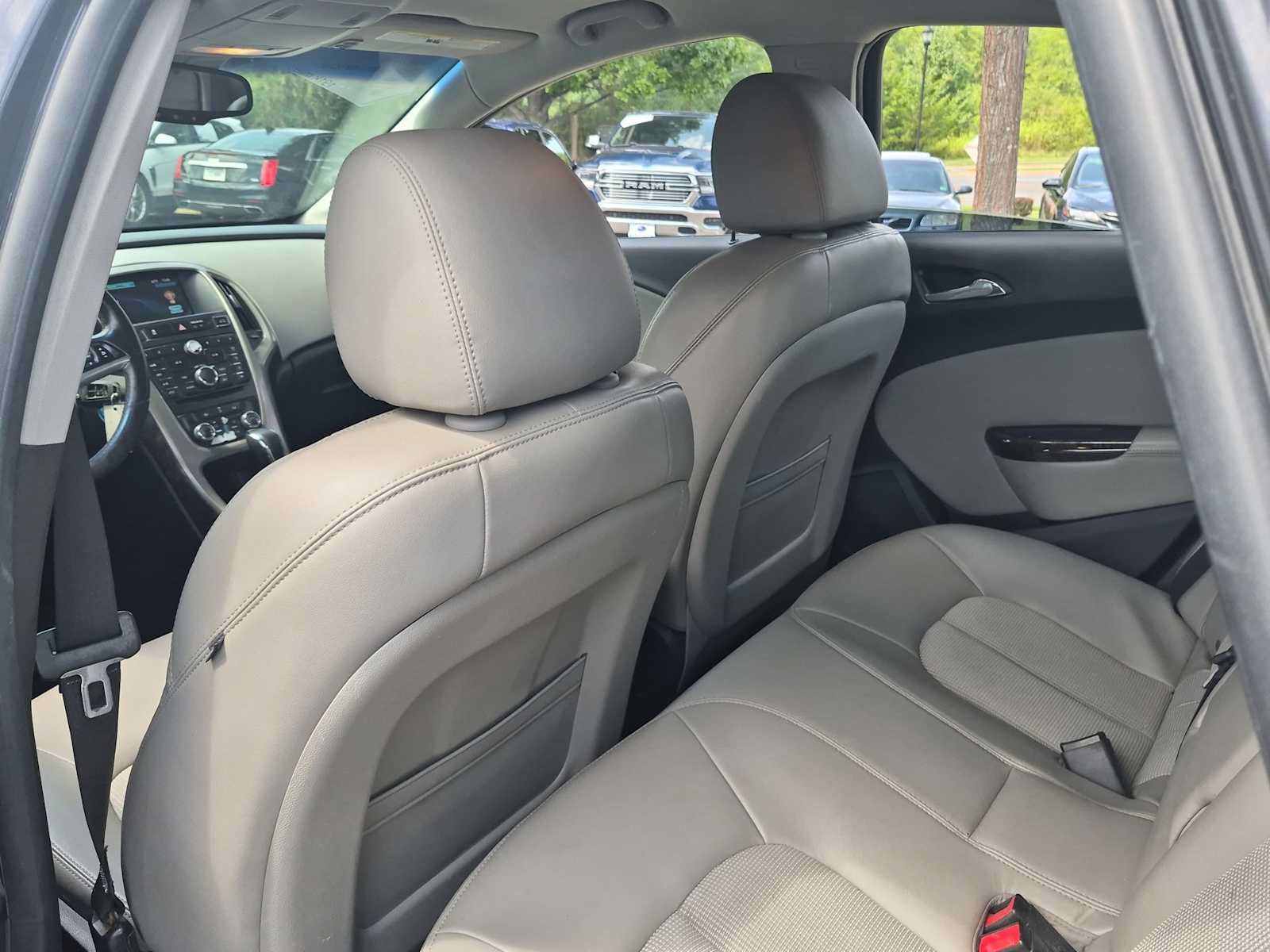 Used 2012 Buick Verano Convenience FWD image 18