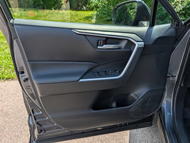 Used 2019 Toyota RAV4 XLE w/ Convenience Package AWD/4WD image 32