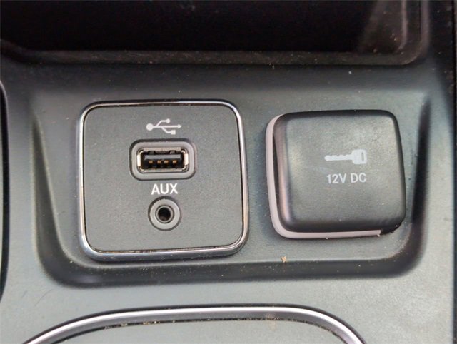 Used 2019 Jeep Cherokee Latitude w/ Popular Appearance Group image 32