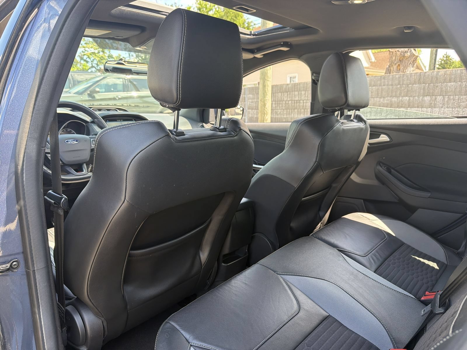 Used 2018 Ford Focus ST w/ Equipment Group 401A FWD image 22