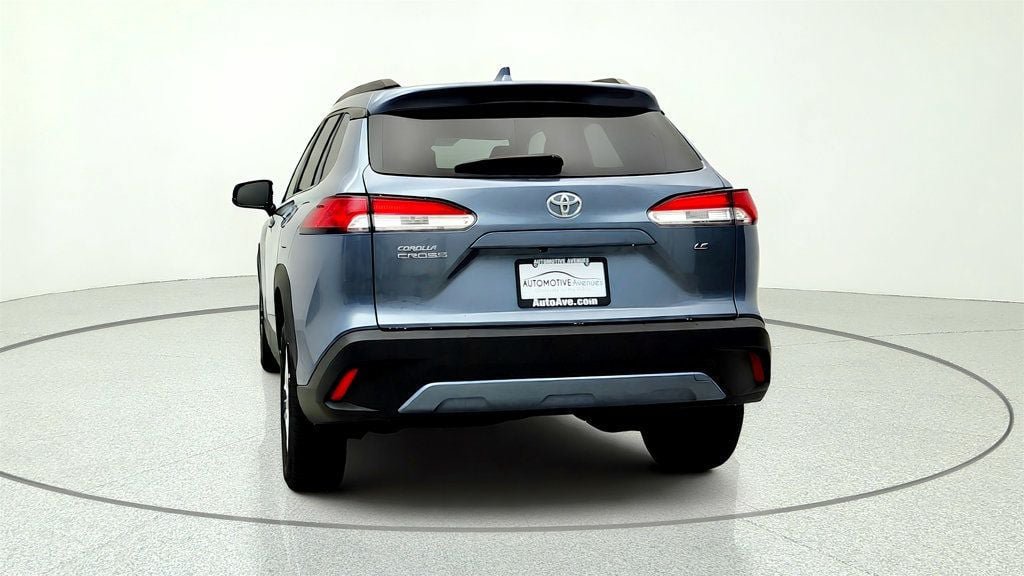 Used 2024 Toyota Corolla Cross LE FWD image 6