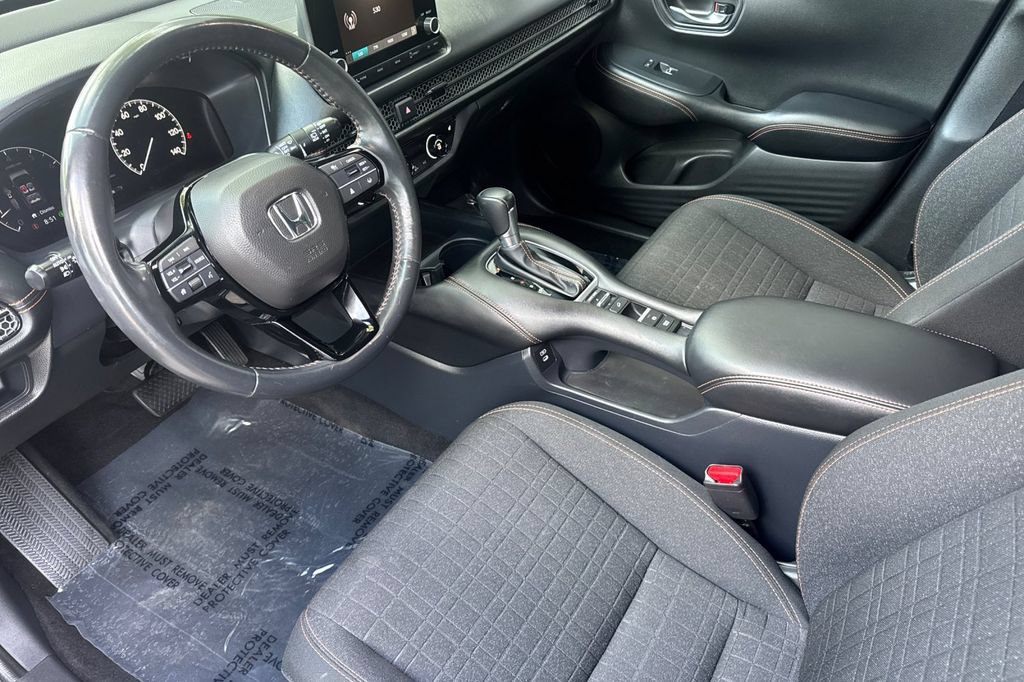 Certified 2025 Honda HR-V Sport image 3