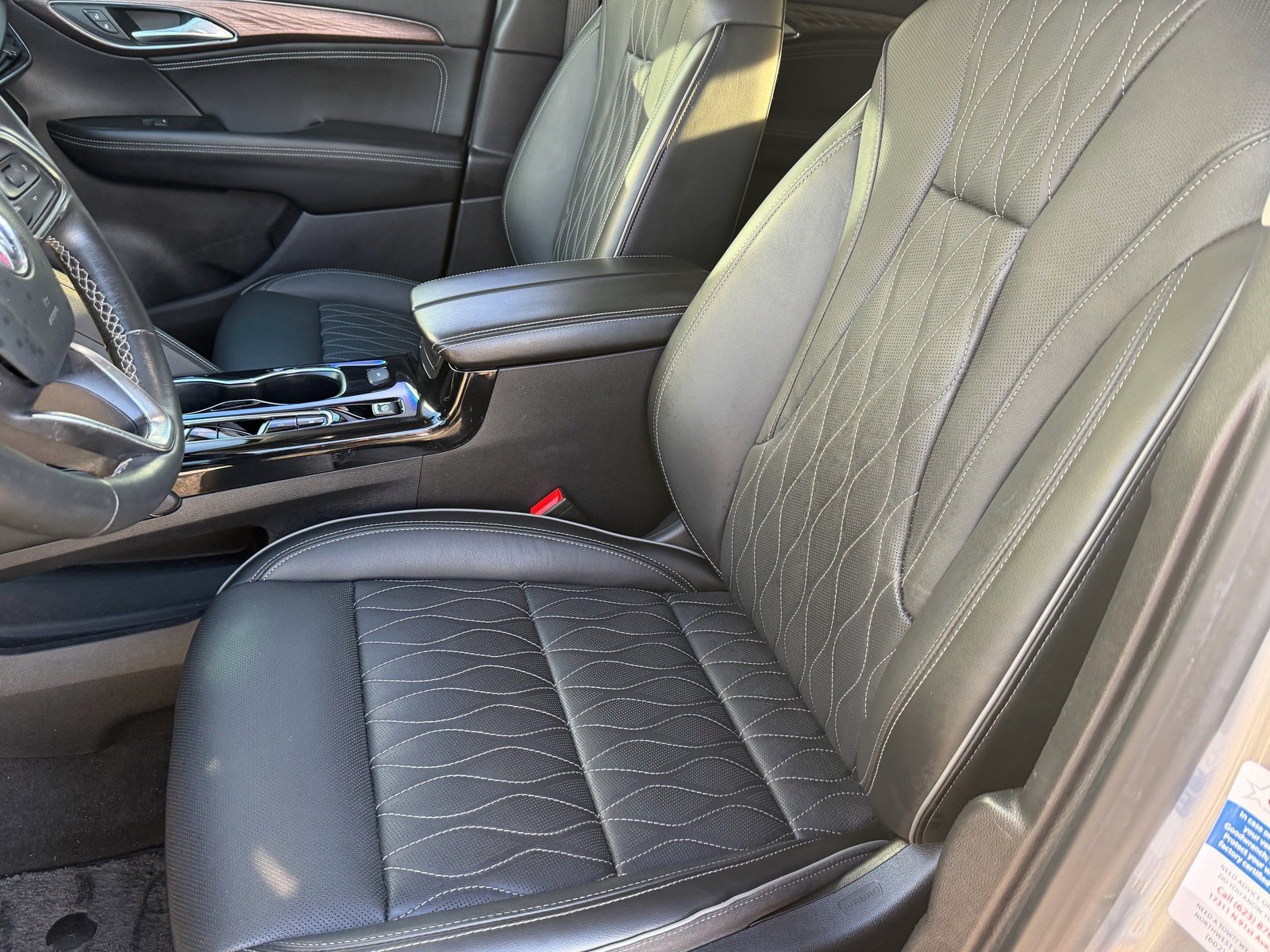 Used 2021 Buick Envision Avenir w/ Technology Package II image 21