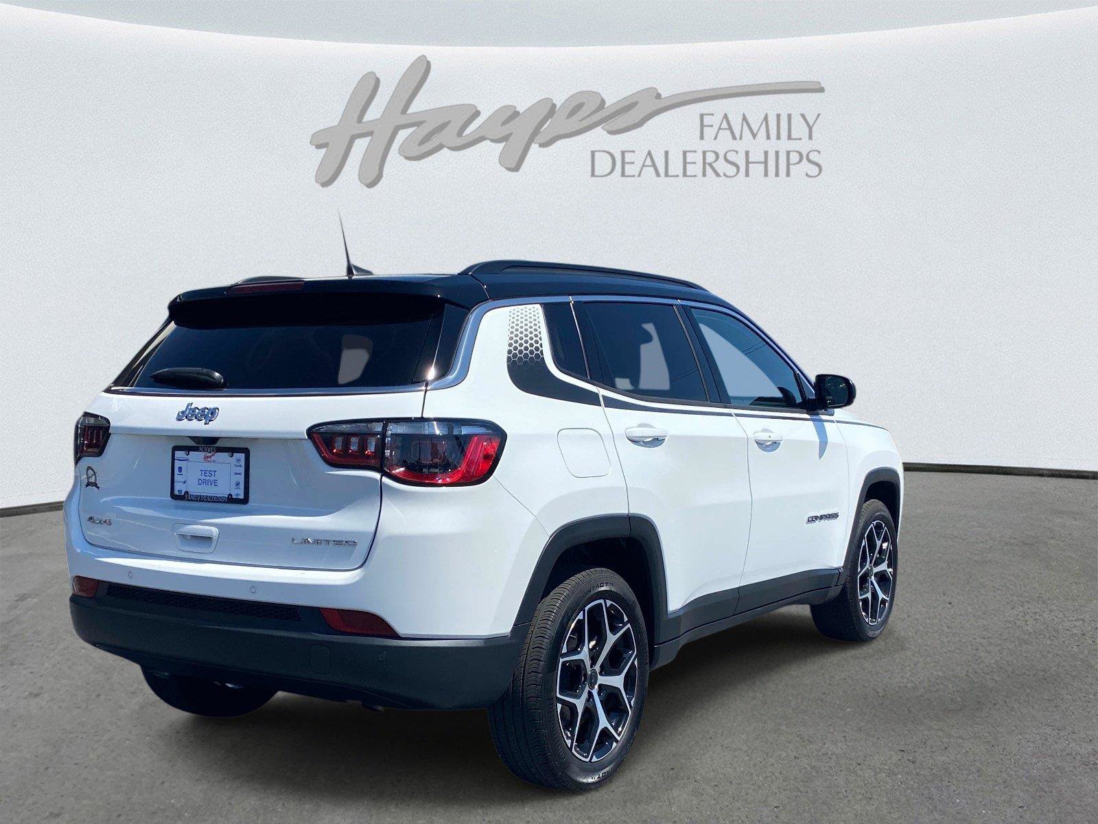 Used 2025 Jeep Compass Limited w/ Mopar Graphics Package AWD/4WD video 3