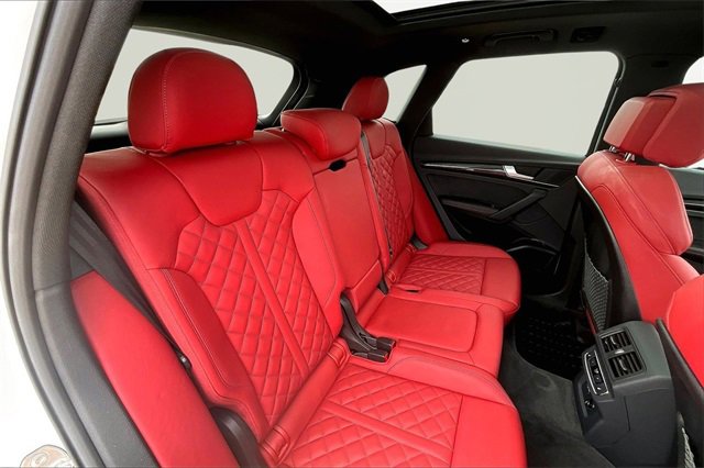 Used 2024 Audi SQ5 Prestige w/ Prestige Package image 29
